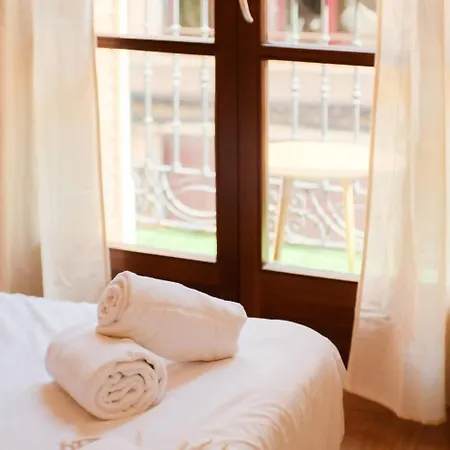 Somontano 1 4 Pax Balcon Apartment *
